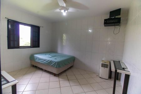 Casa de condomínio à venda com 472m², 5 quartos e 3 vagas Casa de condomínio à venda com 472m², 5 quartos e 3 vagasQuarto Externo 2