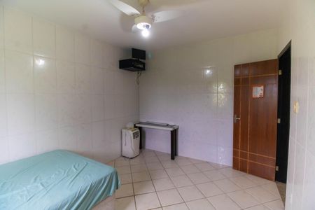 Casa de condomínio à venda com 472m², 5 quartos e 3 vagas Casa de condomínio à venda com 472m², 5 quartos e 3 vagasQuarto Externo 2