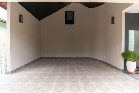 Casa de condomínio à venda com 472m², 5 quartos e 3 vagas Casa de condomínio à venda com 472m², 5 quartos e 3 vagasGaragem