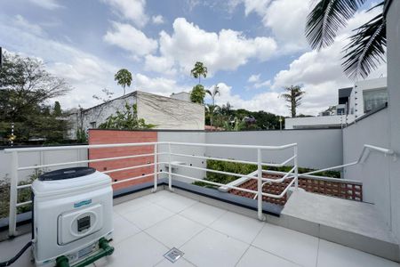 Casa à venda com 449m², 5 quartos e 4 vagasÁrea de Serviço