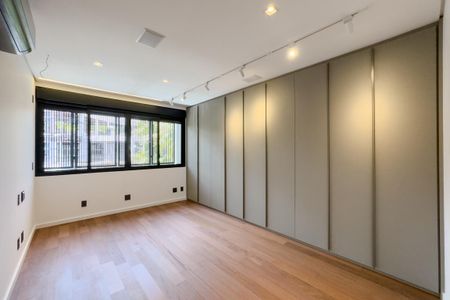 Casa à venda com 449m², 5 quartos e 4 vagasSuíte 3