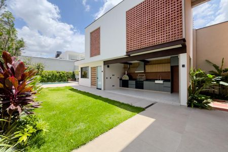 Casa à venda com 449m², 5 quartos e 4 vagasQuintal