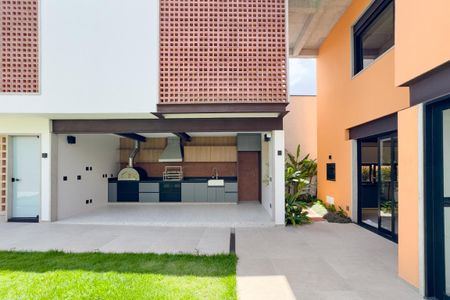 Casa à venda com 449m², 5 quartos e 4 vagasQuintal