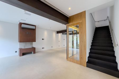 Casa à venda com 449m², 5 quartos e 4 vagasSala