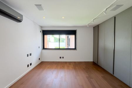 Casa à venda com 449m², 5 quartos e 4 vagasSuíte 1