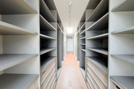 Casa à venda com 449m², 5 quartos e 4 vagasSuíte Master