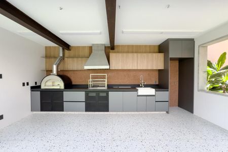 Casa à venda com 449m², 5 quartos e 4 vagasQuintal