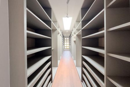 Casa à venda com 449m², 5 quartos e 4 vagasSuíte Master