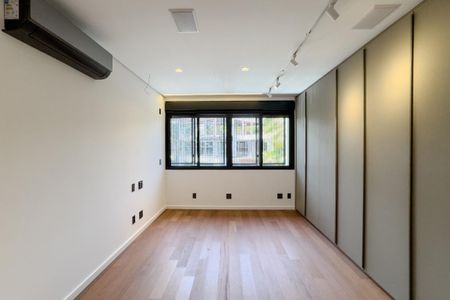 Casa à venda com 449m², 5 quartos e 4 vagasSuíte 3