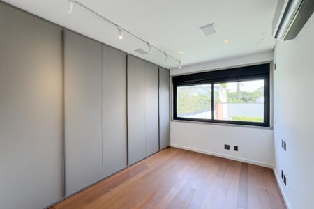 Casa à venda com 449m², 5 quartos e 4 vagasSuíte 2