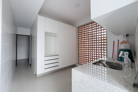 Casa à venda com 449m², 5 quartos e 4 vagasÁrea de Serviço