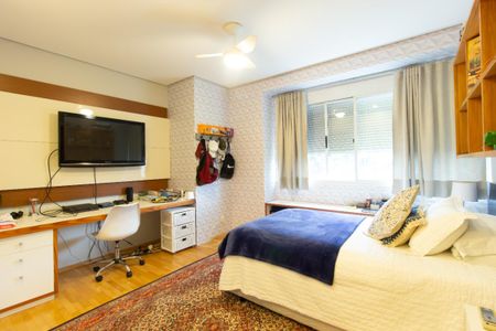 Apartamento para alugar com 272m², 4 quartos e 4 vagas