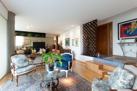 Apartamento para alugar com 272m², 4 quartos e 4 vagas