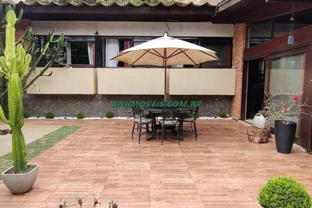 Casa à venda com 400m², 3 quartos e 5 vagas