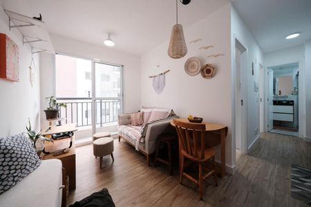 Sala/Cozinha de apartamento à venda com 2 quartos, 34m² em Vila Guilhermina, São Paulo