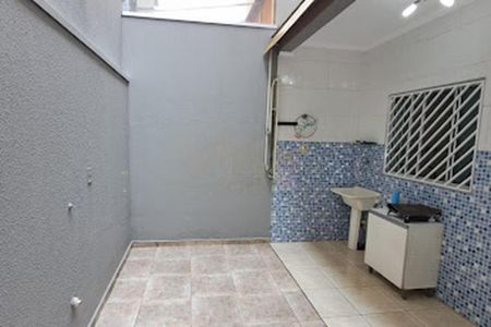 Casa à venda com 3 quartos, 137m² em Vila Yolanda, Osasco
