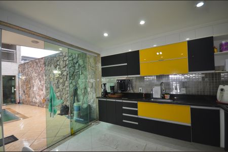 Casa para alugar com 360m², 4 quartos e 2 vagasCozinha