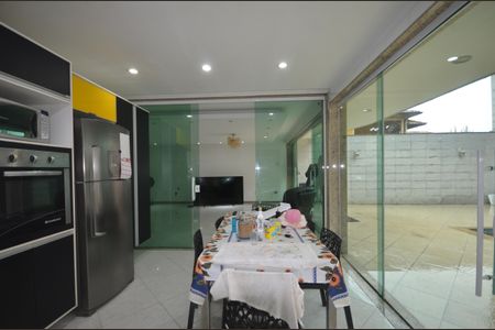 Casa para alugar com 360m², 4 quartos e 2 vagasCozinha
