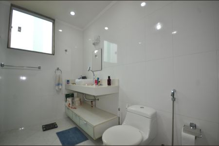 Casa para alugar com 360m², 4 quartos e 2 vagasBanheiro Social