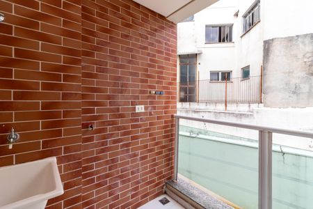 Apartamento à venda com 40m², 2 quartos e 1 vaga Apartamento à venda com 40m², 2 quartos e 1 vagaÁrea de Serviço e Varanda