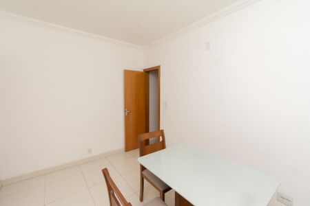 Sala de casa à venda com 3 quartos, 87m² em Santa Cruz Industrial, Contagem