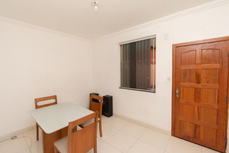 Sala de casa à venda com 3 quartos, 87m² em Santa Cruz Industrial, Contagem