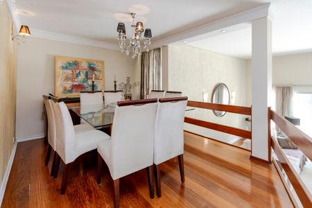 Casa à venda com 500m², 4 quartos e 4 vagasSala