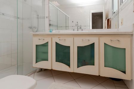 Casa à venda com 500m², 4 quartos e 4 vagasBanheiro 1