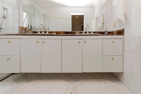 Casa à venda com 500m², 4 quartos e 4 vagasBanheiro da Suíte