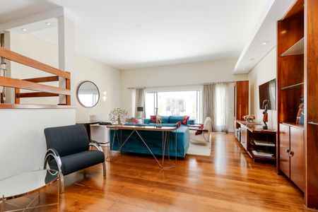 Casa à venda com 500m², 4 quartos e 4 vagasSala