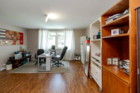 Casa à venda com 500m², 4 quartos e 4 vagasEscritório