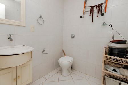 Casa à venda com 500m², 4 quartos e 4 vagasBanheiro de Serviço