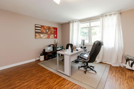 Casa à venda com 500m², 4 quartos e 4 vagasEscritório