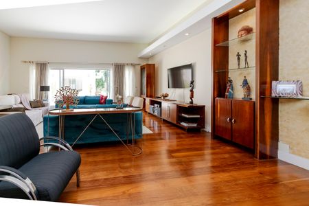 Casa à venda com 500m², 4 quartos e 4 vagasSala