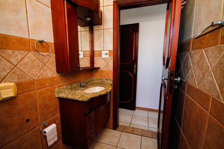 Apartamento para alugar com 85m², 2 quartos e 1 vaga Apartamento para alugar com 85m², 2 quartos e 1 vagaBanheiro da Suíte 1