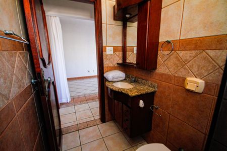 Apartamento para alugar com 85m², 2 quartos e 1 vaga Apartamento para alugar com 85m², 2 quartos e 1 vagaBanheiro
