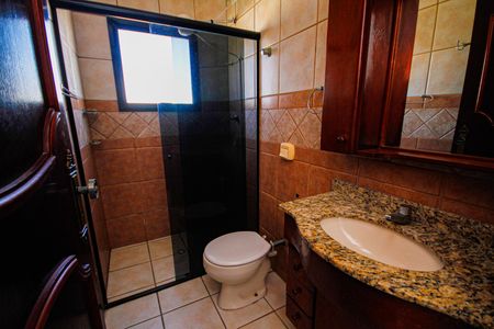 Apartamento para alugar com 85m², 2 quartos e 1 vaga Apartamento para alugar com 85m², 2 quartos e 1 vagaBanheiro da Suíte 1