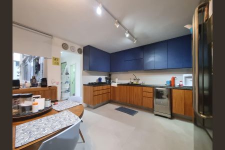 Apartamento à venda com 183m², 3 quartos e 2 vagas Apartamento à venda com 183m², 3 quartos e 2 vagasCozinha