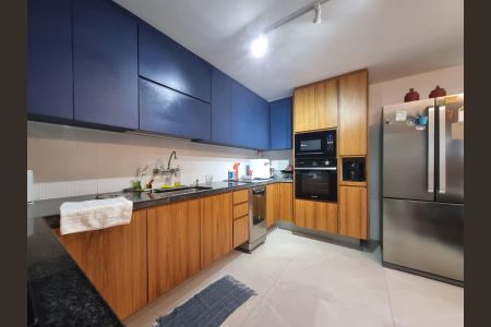 Apartamento à venda com 183m², 3 quartos e 2 vagas Apartamento à venda com 183m², 3 quartos e 2 vagasCozinha