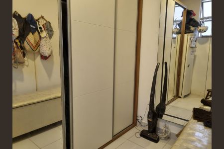 Apartamento à venda com 183m², 3 quartos e 2 vagas Apartamento à venda com 183m², 3 quartos e 2 vagasÁrea de serviço