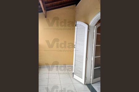 Casa à venda com 3 quartos, 200m² em Cidade das Flores, Osasco