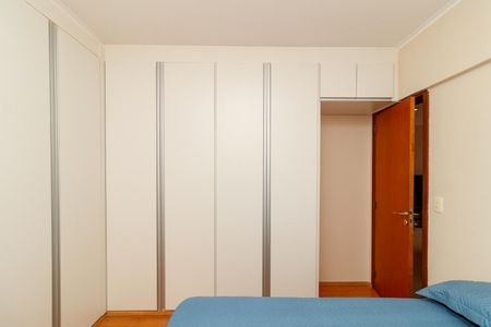 Quarto 2 de apartamento para alugar com 2 quartos, 62m² em Vila Gustavo, São Paulo