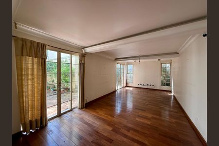 Sala  de casa à venda com 3 quartos, 300m² em Granja Julieta, São Paulo