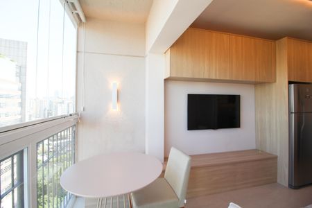 Varanda de apartamento para alugar com 1 quarto, 30m² em Vila Olímpia, São Paulo