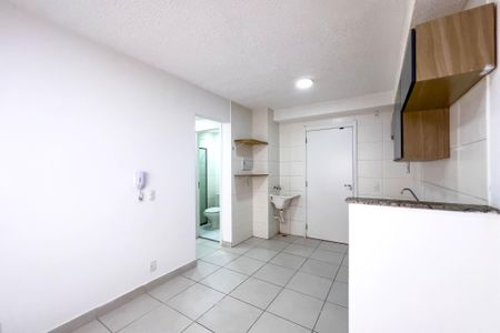 Apartamento para alugar com 34m², 2 quartos e sem vaga Apartamento para alugar com 34m², 2 quartos e sem vagaSala e cozinha