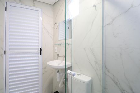 Banheiro de kitnet/studio para alugar com 1 quarto, 30m² em Barra Funda, São Paulo