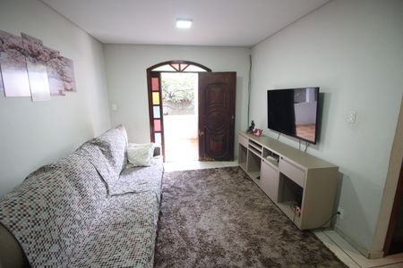 Sala de casa à venda com 3 quartos, 224m² em Jardim Filadelfia, Belo Horizonte