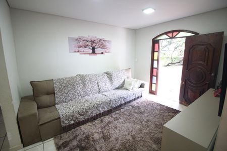 Sala de casa à venda com 3 quartos, 224m² em Jardim Filadelfia, Belo Horizonte