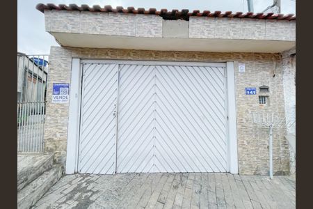 Casa à venda com 181m², 3 quartos e 2 vagasFachada