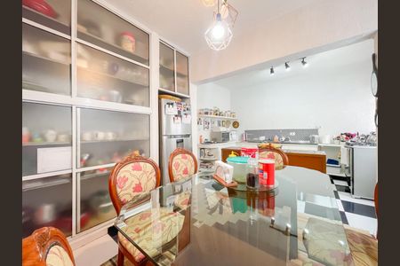 Casa à venda com 181m², 3 quartos e 2 vagasCopa e Cozinha